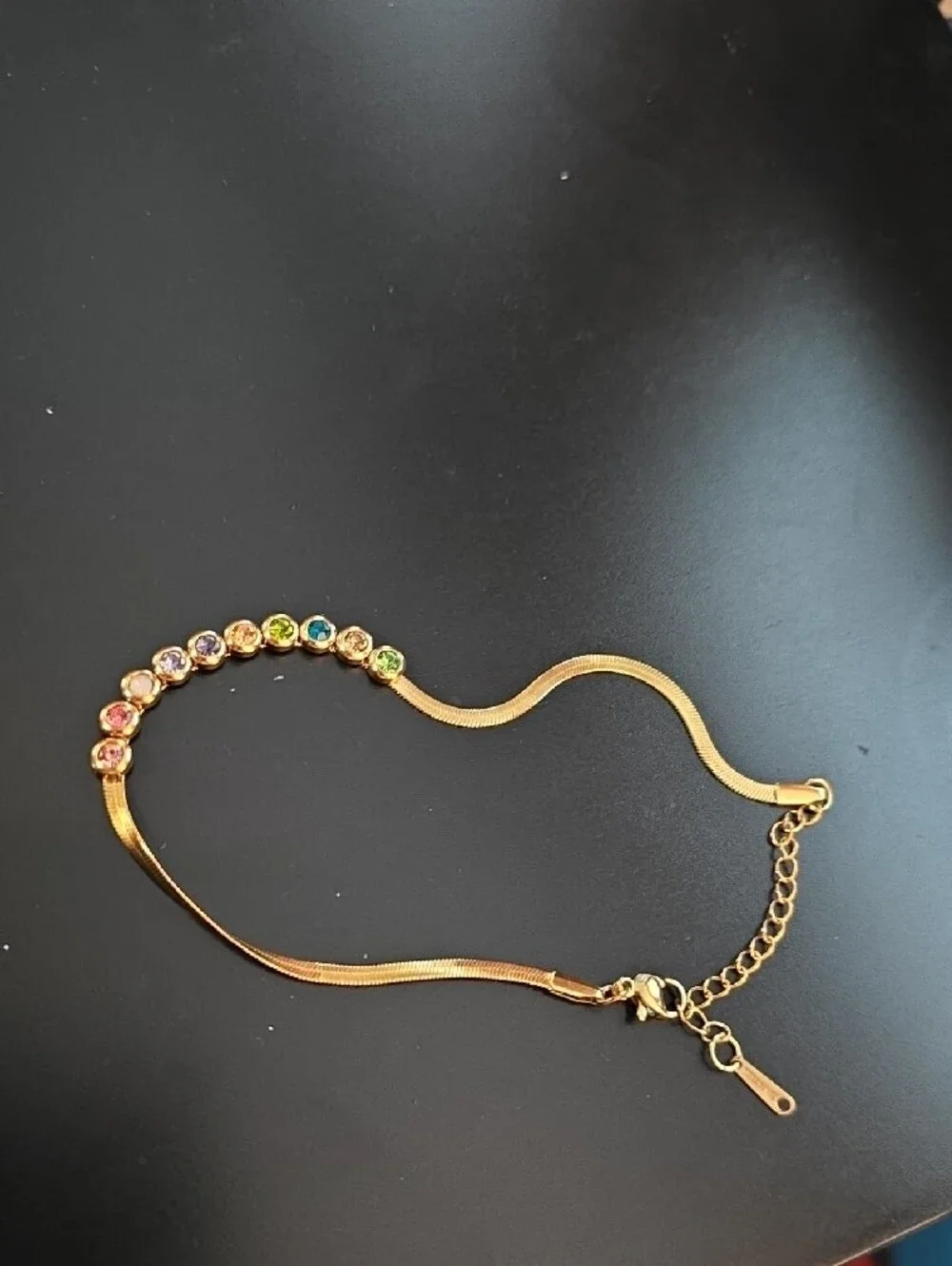 N/A elegant gold